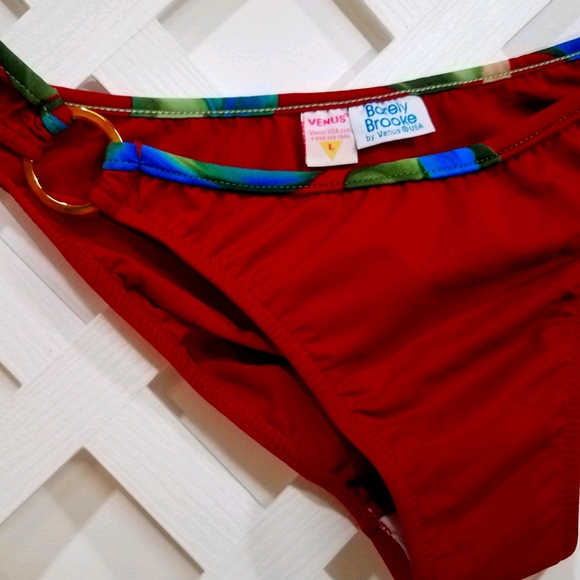 Bikini - Picture 5 of 7